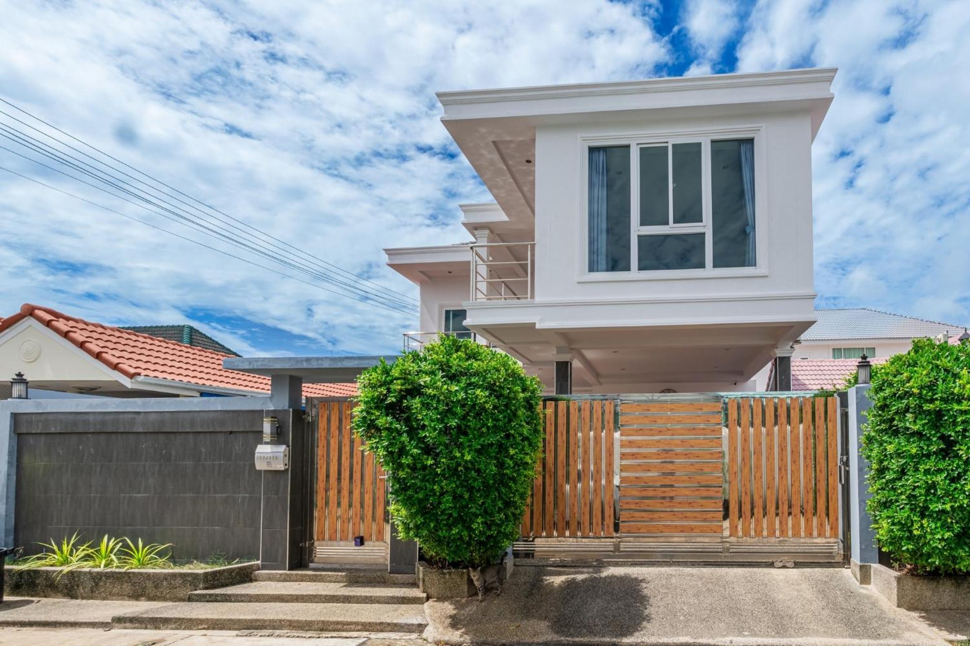 Sunflower Pool Pattya Villa Pattaya