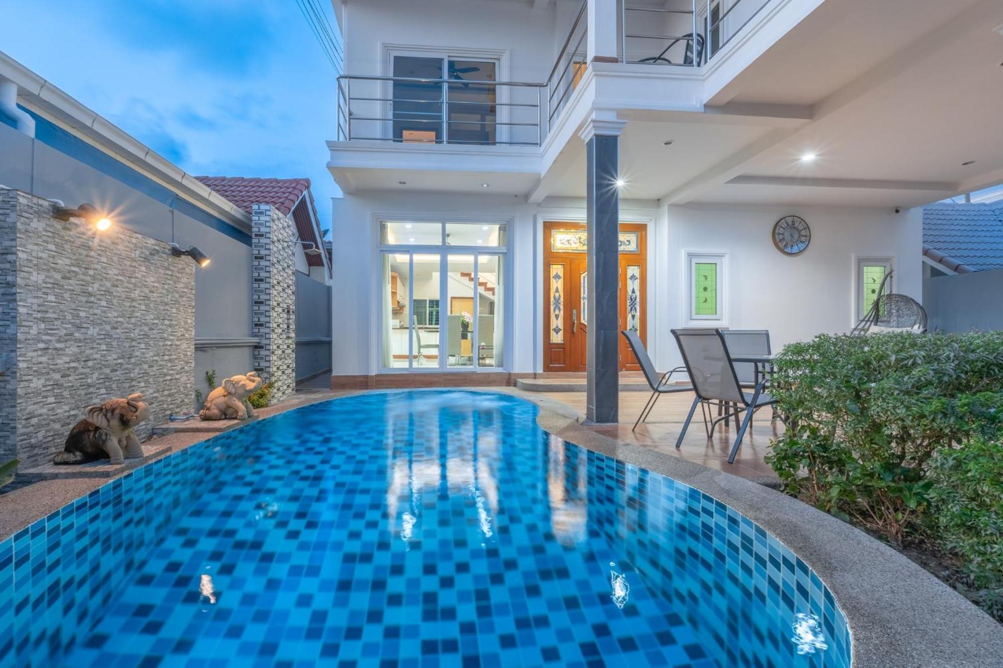 Sunflower Pool Pattya Villa Pattaya