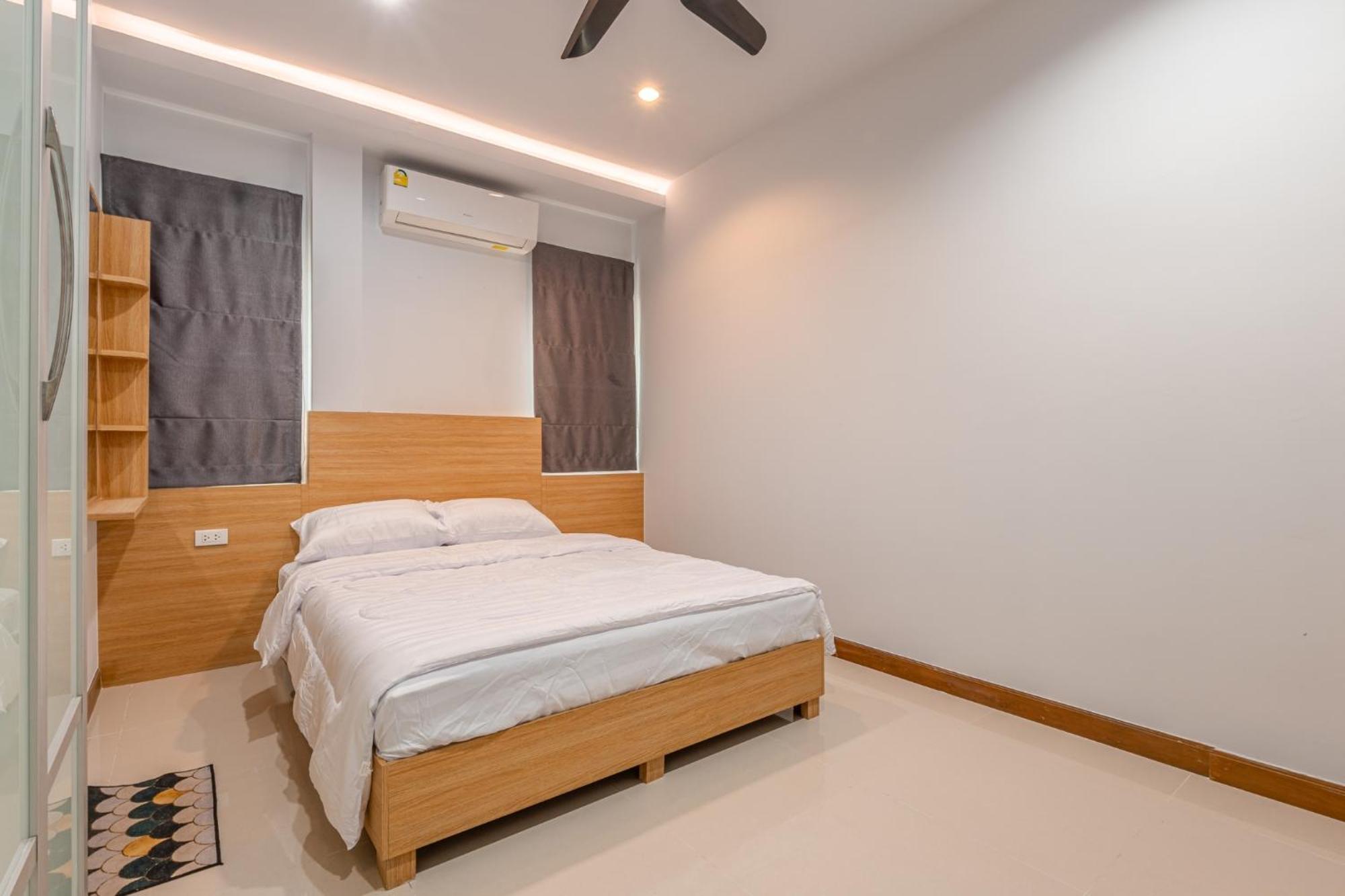 Sunflower Pool Pattya Villa Pattaya